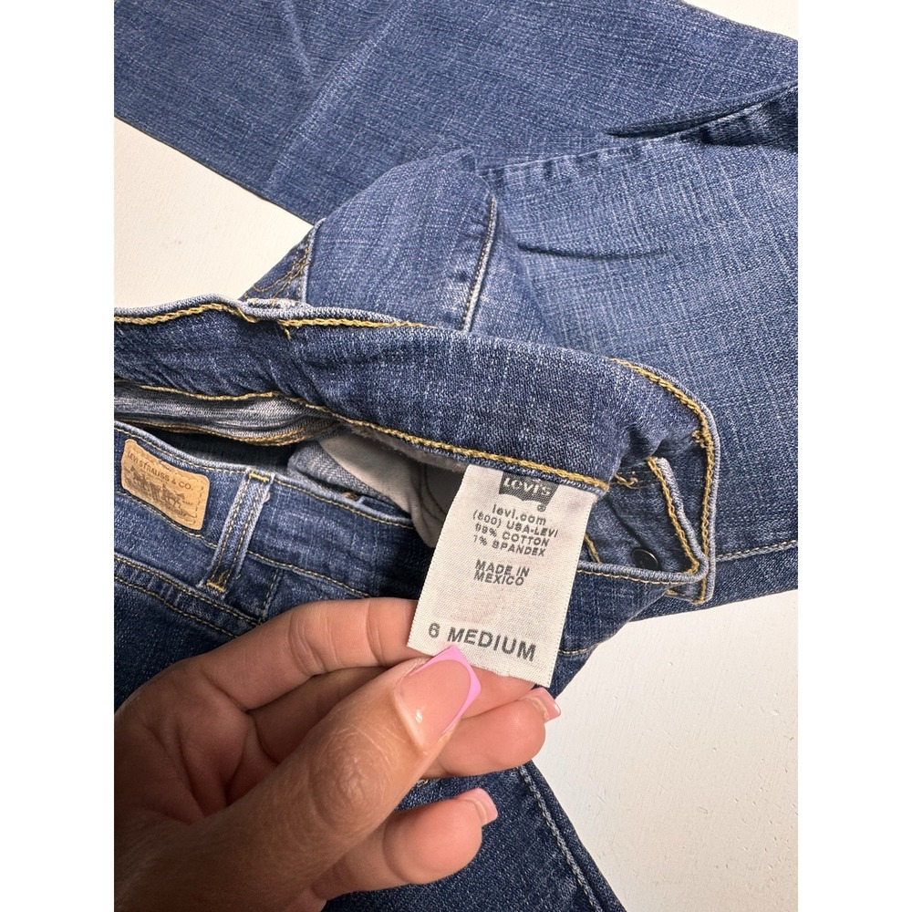 Vintage Levi's Blue Jeans 515" Women's sz 6 Medium - boot cut/99cotton - Picture 5 of 9